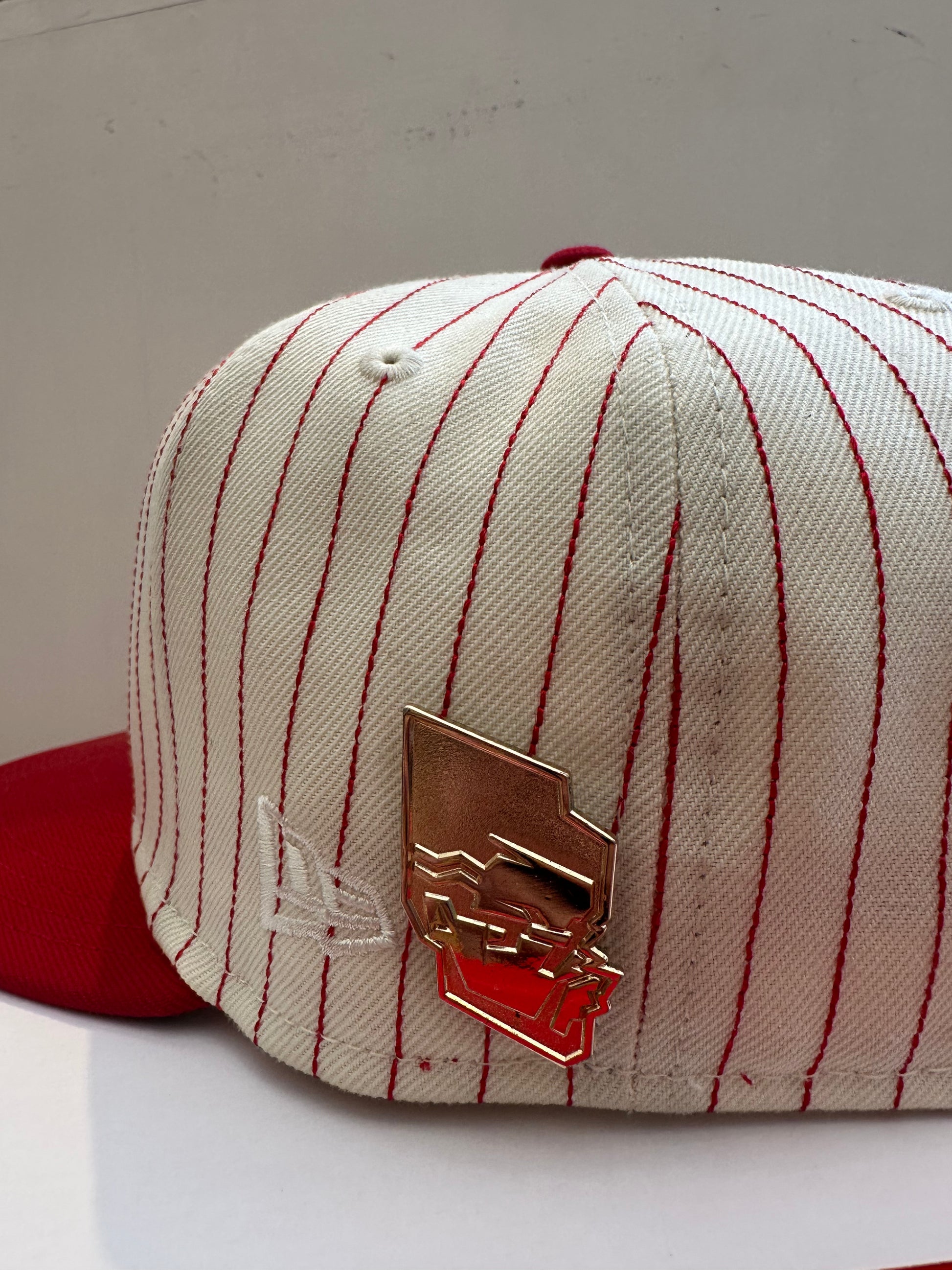 PINS BBOY GOLD